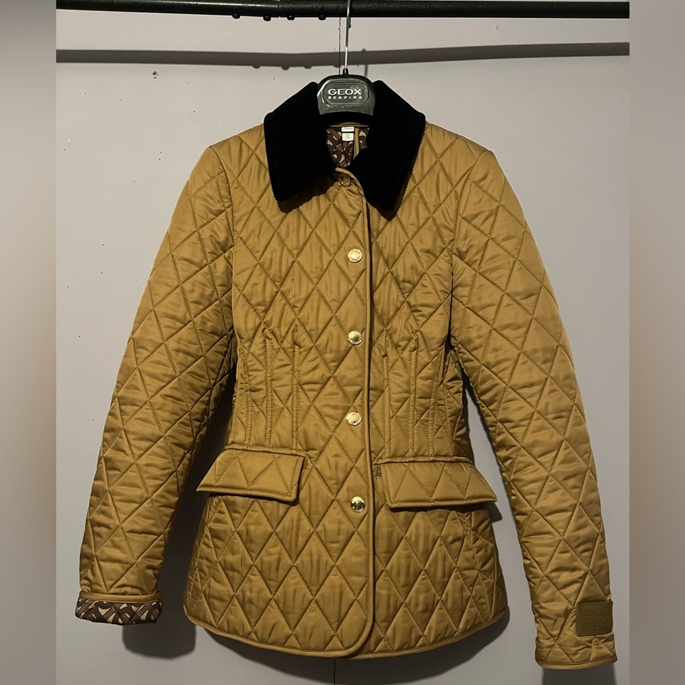 Burberry Quilted Jacket with Corduroy Collar - Picture 5 of 16